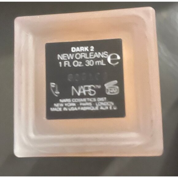 NARS All Day Luminous Weightless Foundation - #2 New Orleans/Dark, 1 Fl. Oz. - Picture 4 of 4